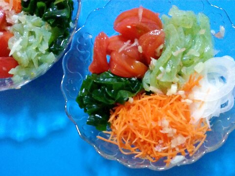刺身こんにゃくのピリ辛サラダ